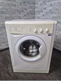 Стиральная машина Indesit WISL 85 Стиральная машина Indesit WISL 85